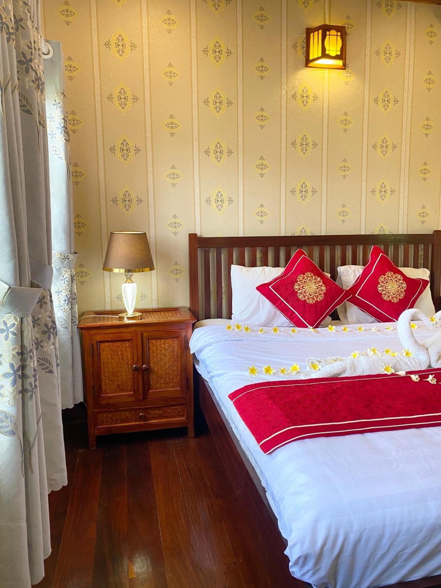 Golden Sun Boutique Hotel Λουάνγκ Πραμπάνγκ Εξωτερικό φωτογραφία
