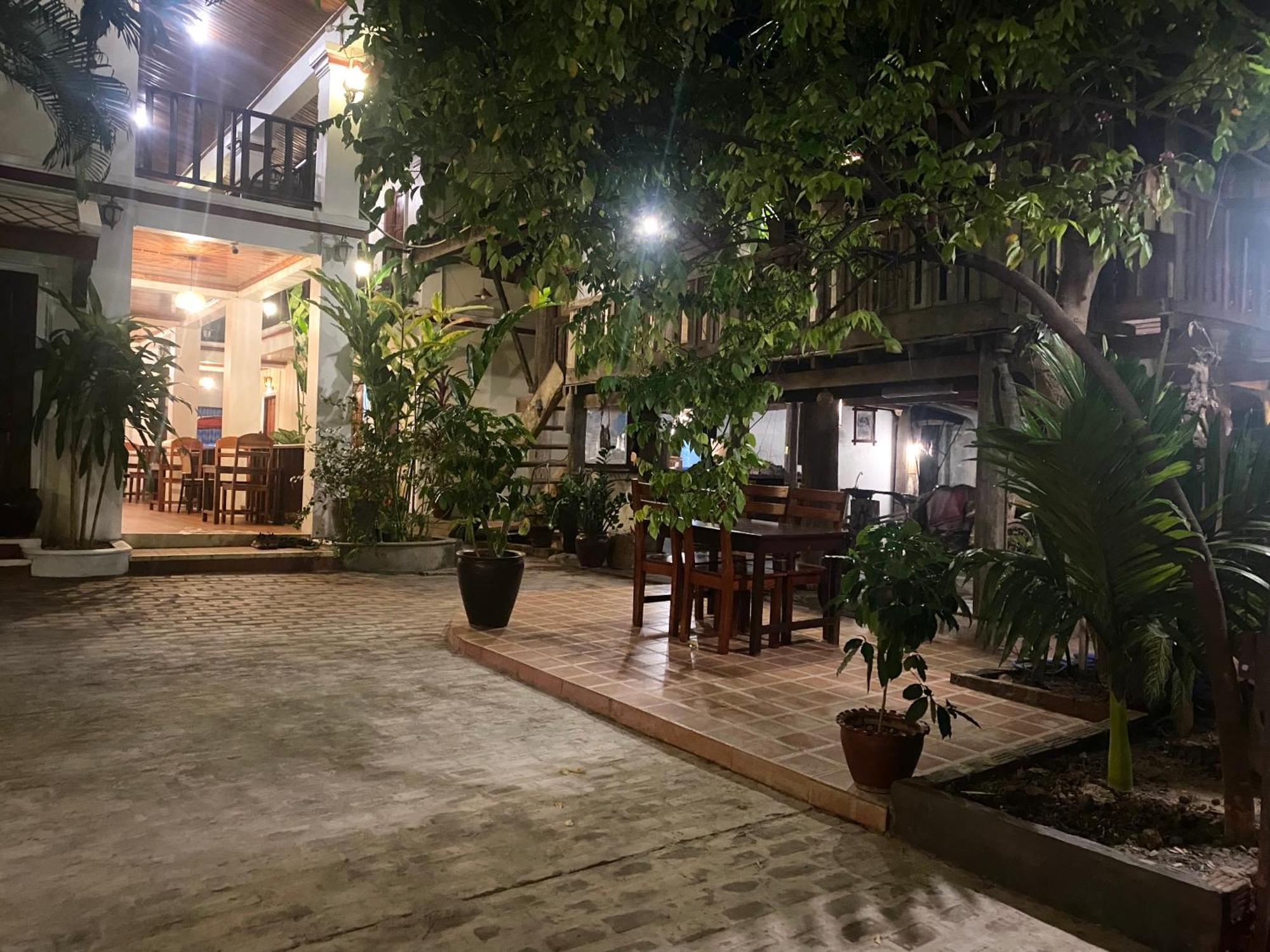 Golden Sun Boutique Hotel Λουάνγκ Πραμπάνγκ Εξωτερικό φωτογραφία